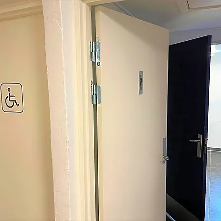 Hotel Idraetscenter - - *