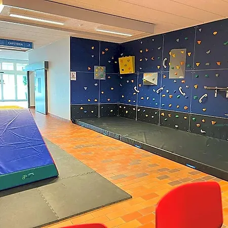 Idraetscenter - - *